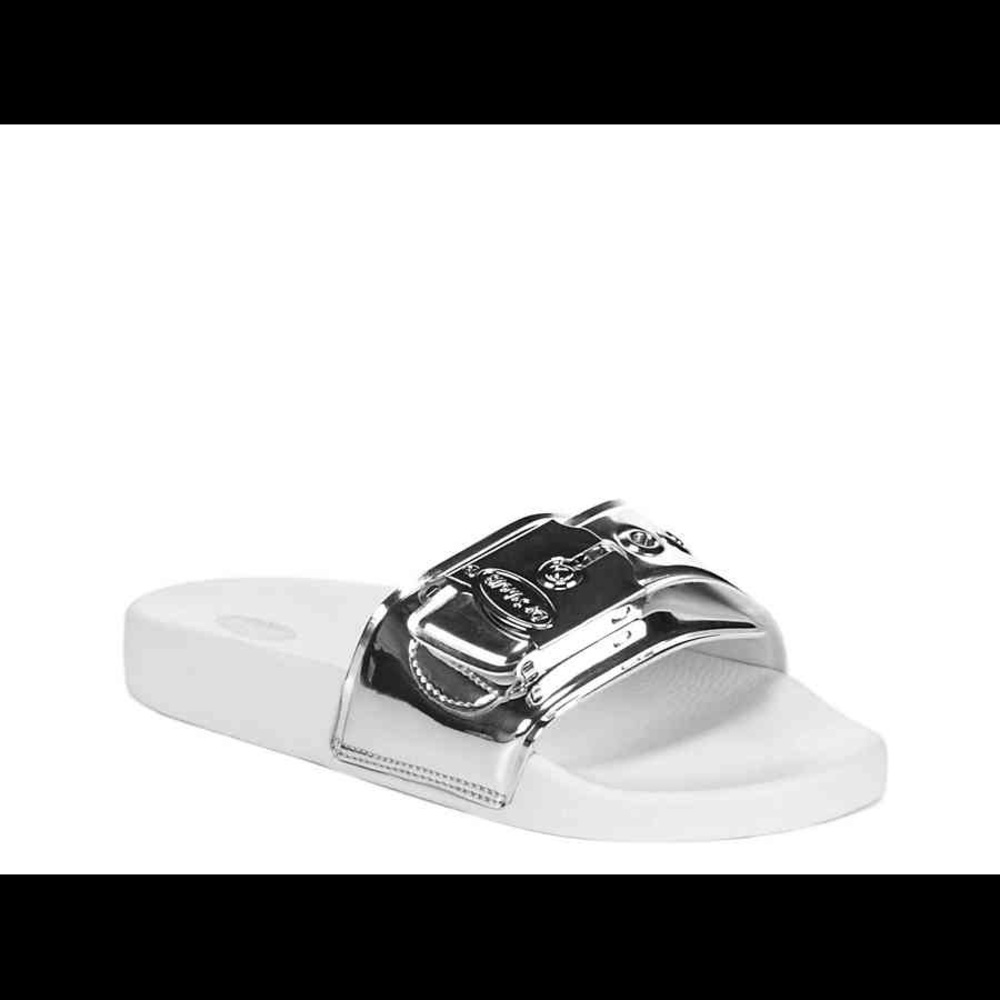 Dr. Scholl’s silver pool slides🏊🏼‍♂️🌴